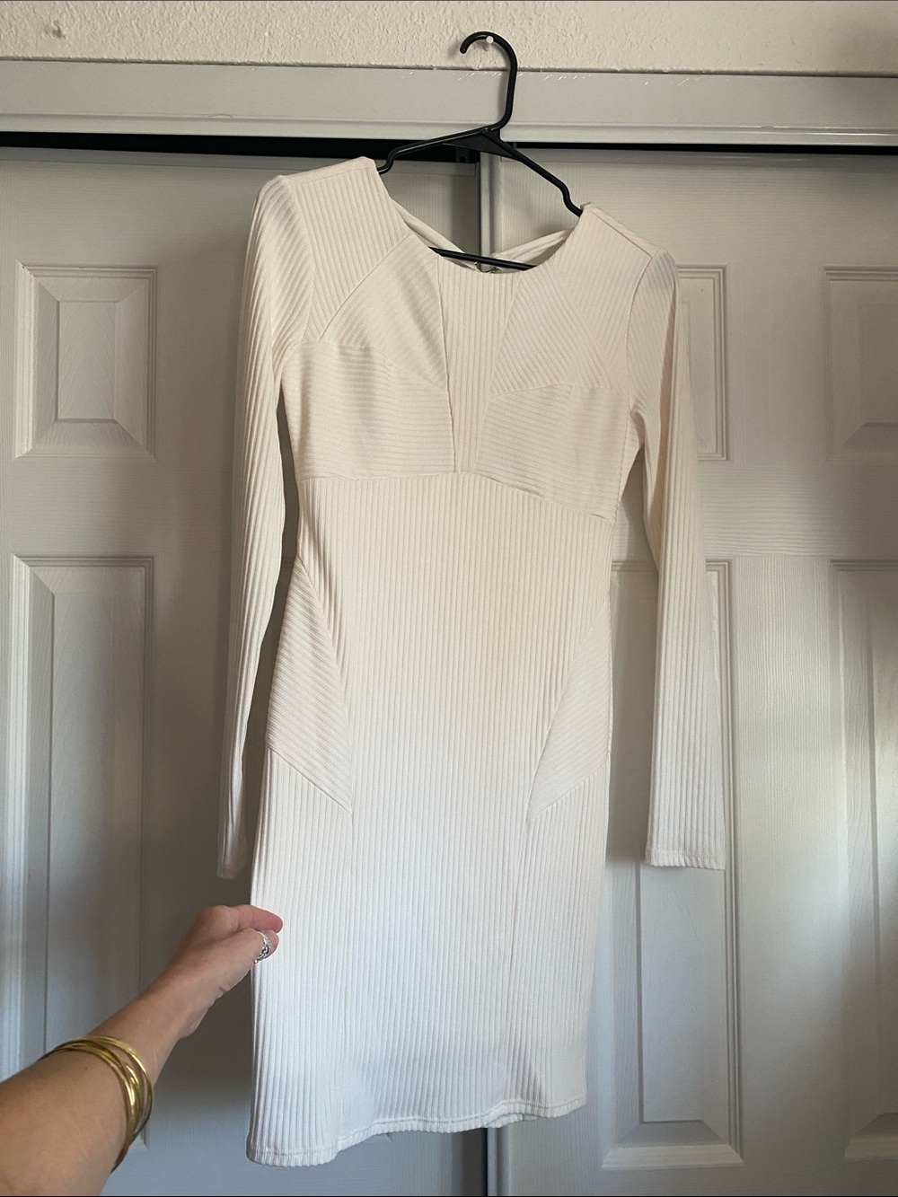 ❤️ Guess Brand Gorgeous Midi Dress Very Flattering Size Small